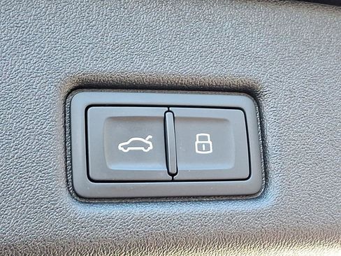 Used 2025 Audi Q5 Prestige image 29