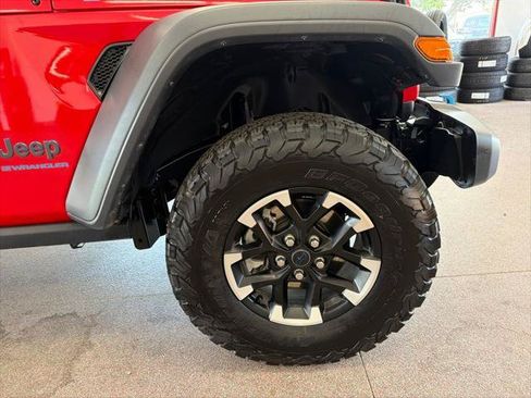 Certified 2025 Jeep Wrangler Unlimited Rubicon 4xe w/ Convenience Group AWD/4WD image 29