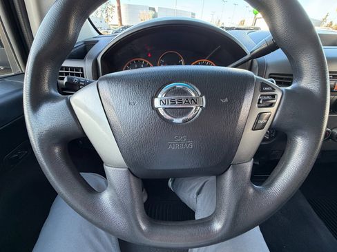 Used 2014 Nissan Titan SV image 12