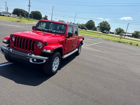 Used 2023 Jeep Gladiator Sport AWD/4WD image 5