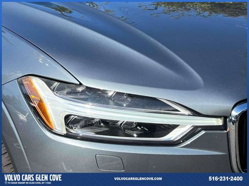 Certified 2019 Volvo XC60 T6 Momentum w/ Advanced Package image 8