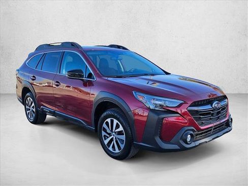 Used 2025 Subaru Outback Premium AWD/4WD image 3