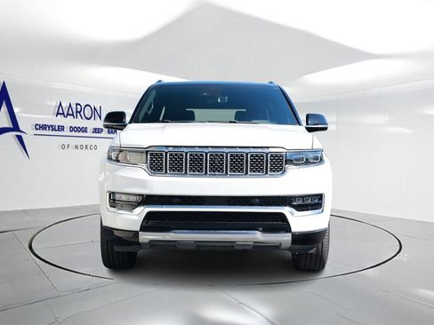 Used 2023 Jeep Grand Wagoneer Series II AWD/4WD image 4