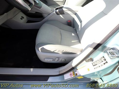 Used 2014 Toyota Prius Four w/ Solar Roof Package image 14