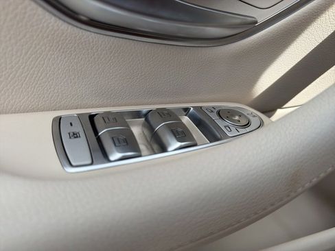 Used 2017 Mercedes-Benz E 300 image 12