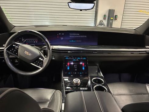 Used 2025 Cadillac Escalade Sport AWD/4WD image 12