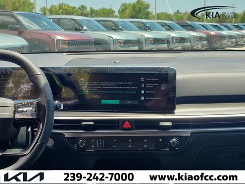 New 2026 Kia Sorento LX FWD image 17