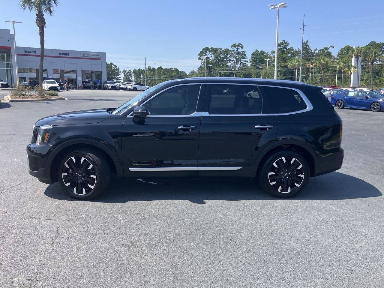 Used 2023 Kia Telluride SX Prestige AWD/4WD image 2