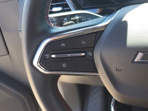 Used 2025 Chevrolet Suburban RST image 22