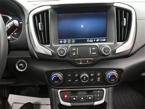 Used 2022 GMC Terrain SLE w/ Driver Convenience Package image 10