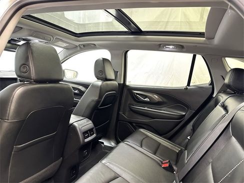 Certified 2022 GMC Terrain SLT w/ Infotainment Package II image 14