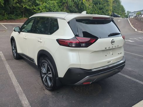 Used 2023 Nissan Rogue SL w/ SL Premium Package AWD/4WD image 3
