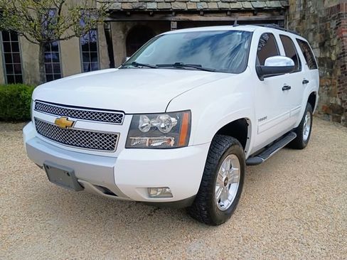 Used 2014 Chevrolet Tahoe LT w/ Suspension Package, Off-Road image 4