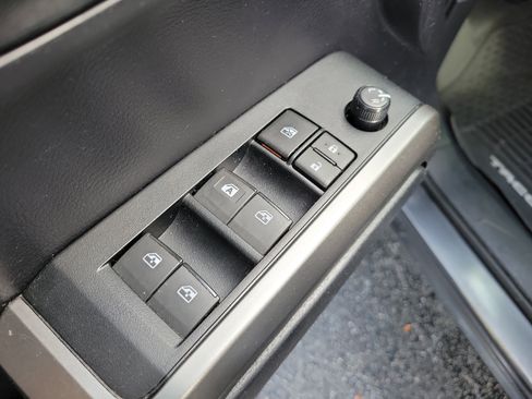 Used 2020 Toyota Tacoma SR5 image 19