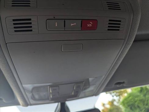 Certified 2021 Volkswagen Tiguan SE FWD image 39