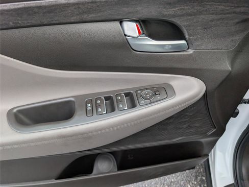 Used 2020 Hyundai Santa Fe SEL image 18