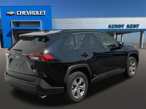 Used 2025 Toyota RAV4 XLE w/ Convenience Package AWD/4WD image 5