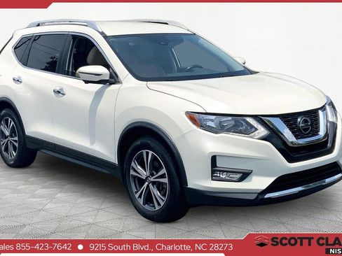 Used 2019 Nissan Rogue SV w/ Premium Package FWD image 1