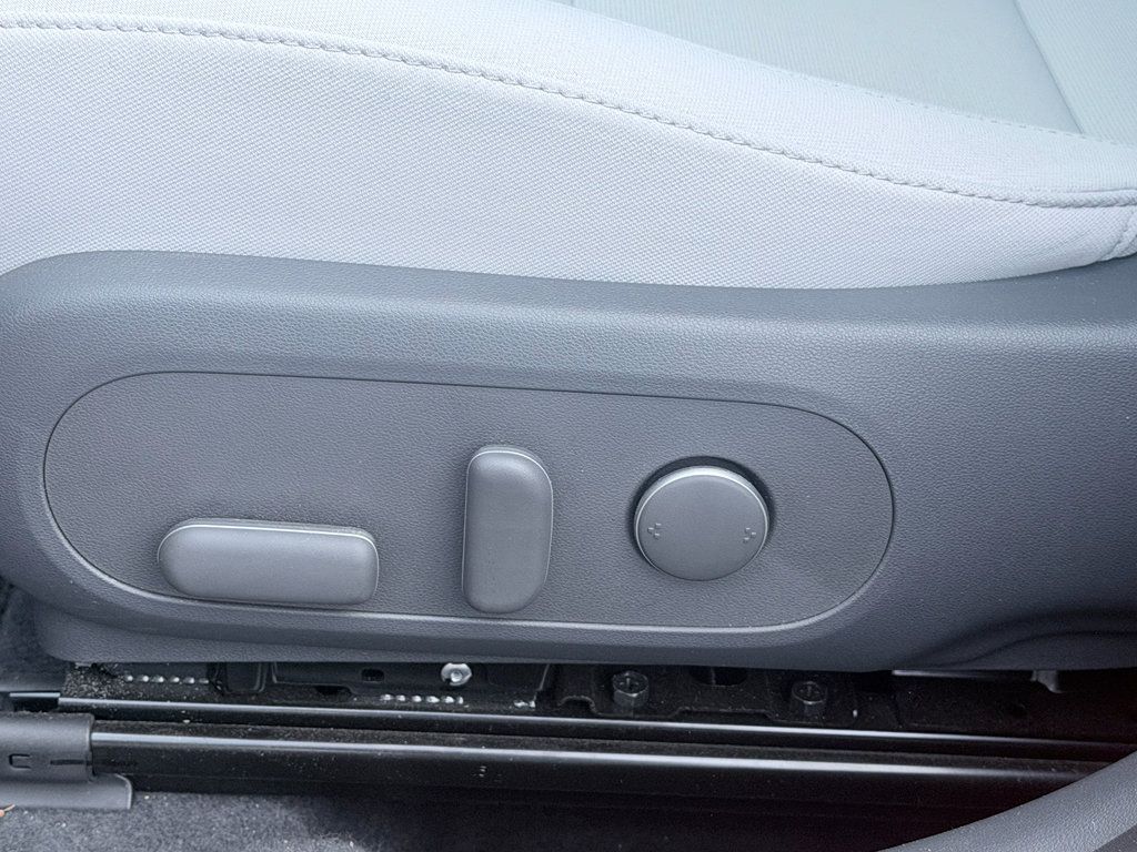 Used 2024 Hyundai Kona SEL FWD image 22