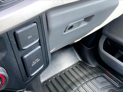 Used 2023 Ford F250 XLT AWD/4WD image 32