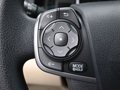 Used 2012 Toyota Camry LE image 17