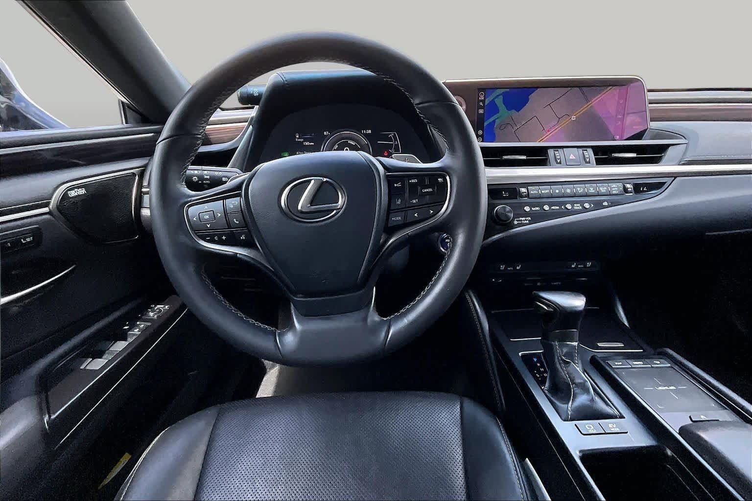 Used 2020 Lexus ES 300h w/ Premium Package FWD image 6