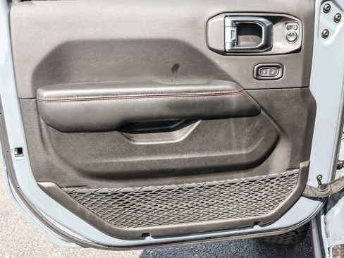 Used 2024 Jeep Wrangler Unlimited Rubicon image 30