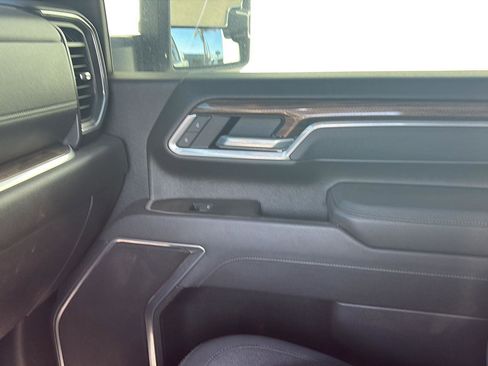 Used 2025 Chevrolet Silverado 2500 LT w/ Safety Package image 14