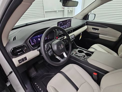 New 2026 Honda Pilot Touring image 11
