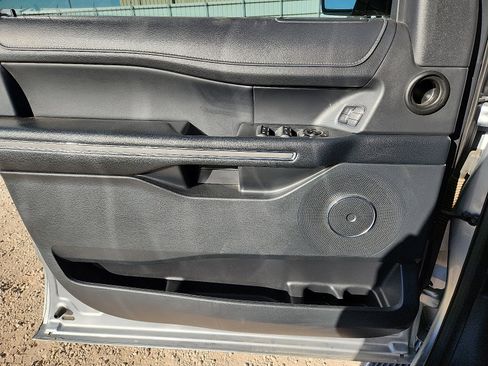 Used 2023 Ford Expedition XLT RWD image 12