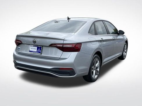 Used 2022 Volkswagen Jetta SE FWD image 6