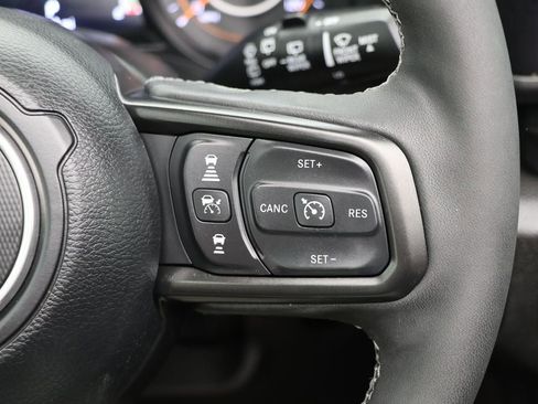 Used 2025 Jeep Wrangler Sport S image 21