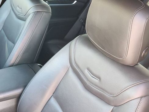Used 2025 Cadillac XT6 Premium Luxury FWD image 24