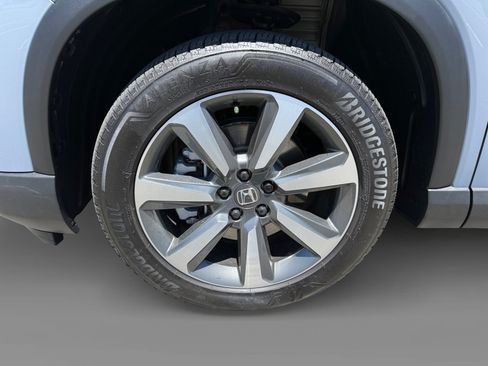 Used 2025 Honda Pilot Elite image 9