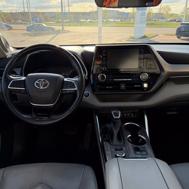 Used 2021 Toyota Highlander Limited AWD/4WD image 15