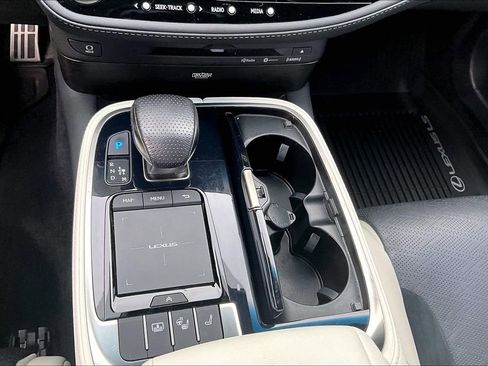 Used 2021 Lexus LS 500 F Sport w/ Accessory Package (Z2) image 26