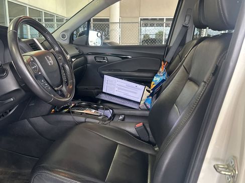 Used 2018 Honda Pilot Touring image 6
