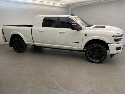 Certified 2026 RAM 2500 Limited AWD/4WD image 6