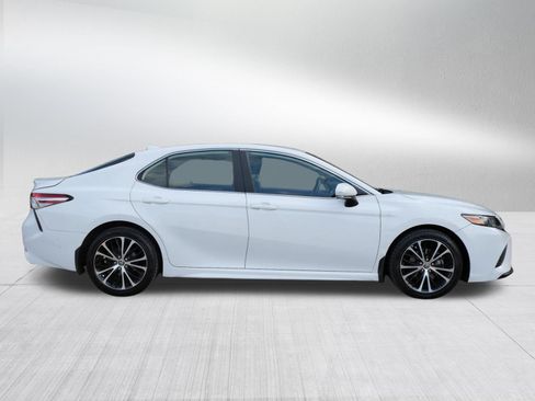 Certified 2020 Toyota Camry SE w/ Cold Weather Package AWD/4WD image 9