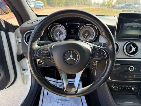 Used 2015 Mercedes-Benz CLA 250 image 15