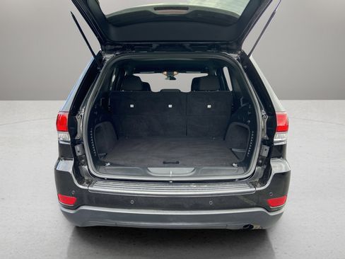 Used 2020 Jeep Grand Cherokee Laredo image 7