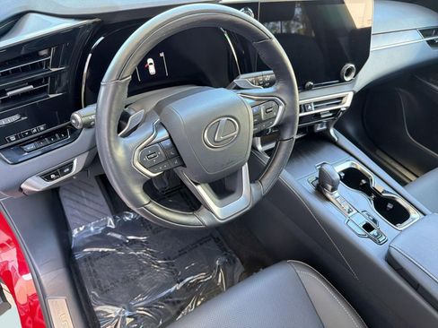 Used 2025 Lexus RX 350 Premium w/ Accessory Package (Z1) FWD image 4