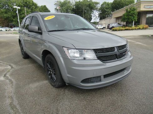 Used 2020 Dodge Journey SE w/ SE Popular Equipment Group image 9