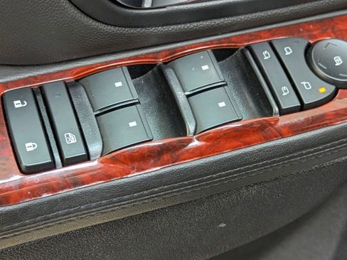 Used 2014 Cadillac Escalade ESV Luxury image 23