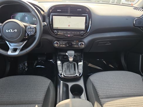 Used 2024 Kia Soul EX FWD image 13