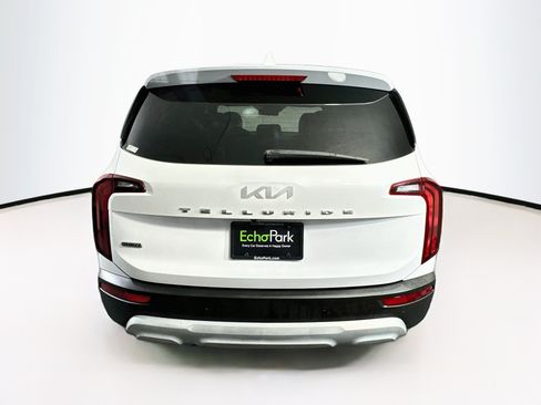 Used 2022 Kia Telluride LX AWD/4WD image 7