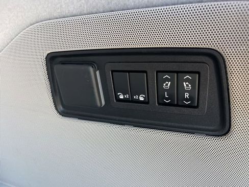 Used 2023 Cadillac Escalade Sport Platinum image 7