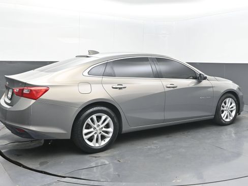 Used 2018 Chevrolet Malibu LT w/ Driver Confidence Package FWD image 9
