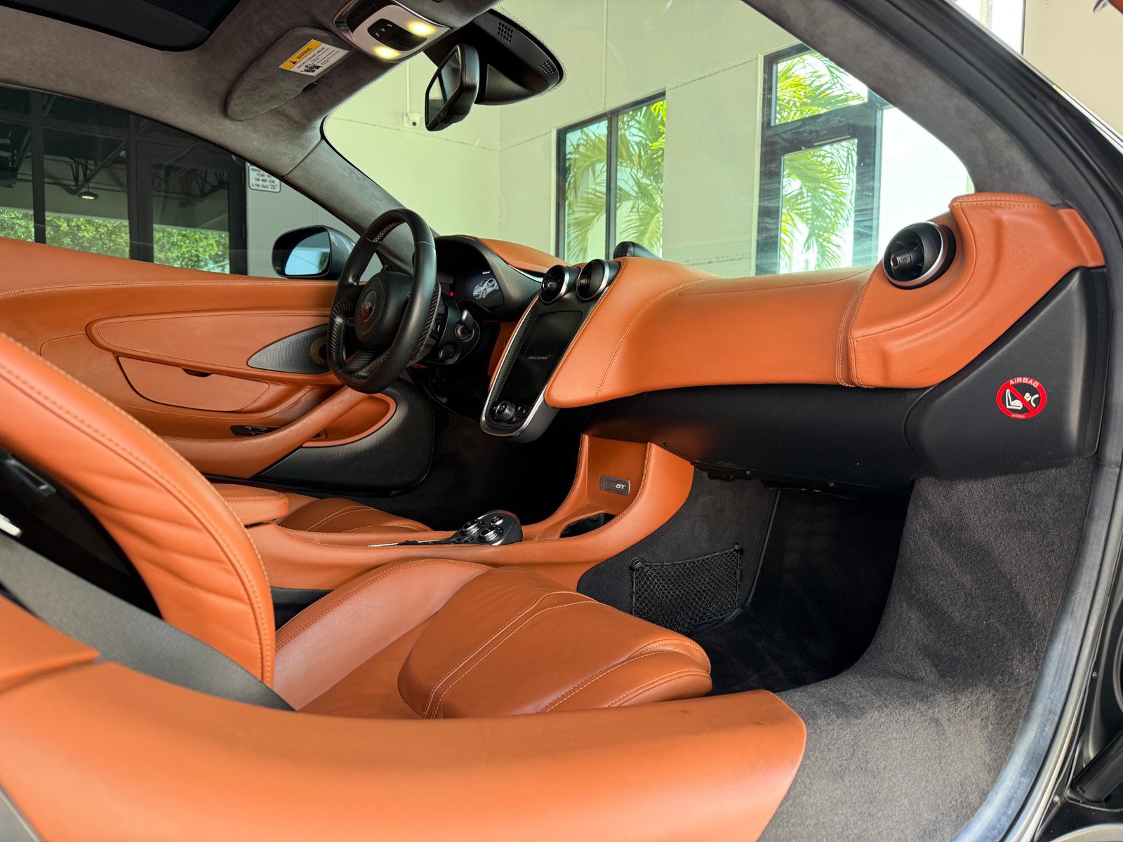 Used 2017 McLaren 570GT RWD image 24