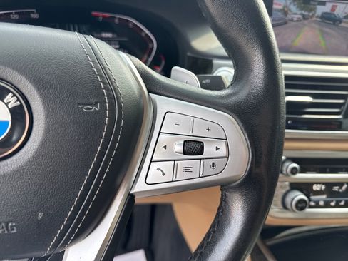 Used 2022 BMW 740i RWD image 17